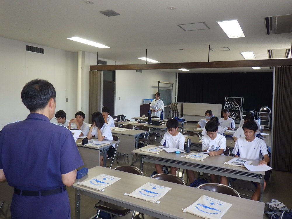 海上保安業務の説明の様子