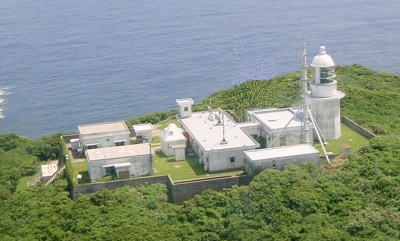 女島灯台の旧施設の写真