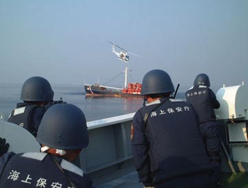 海賊・テロ対策連携訓練