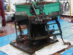引き揚げられた武器