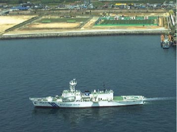 臨海部のキャンプ地の警戒