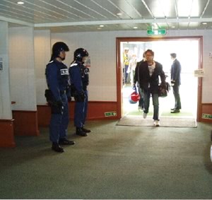 旅客船への警乗
