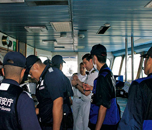 立入検査の様子