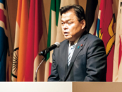 会合で挨拶を行う赤羽国土交通大臣