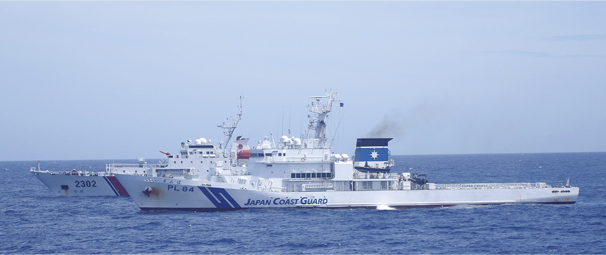 中国海警局に所属する船舶を監視警戒する巡視船