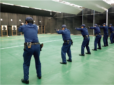 携行武器指導官