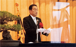 祝辞を述べる岸田内閣総理大臣
