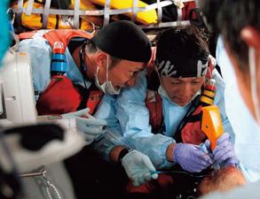 ヘリコプター内での救命処置