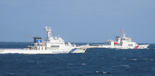 中国海警局に所属する船舶を監視する巡視船