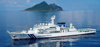 尖閣諸島周辺海域の領海警備に従事する巡視船