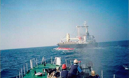 「アロンドラ・レインボー」号を追跡するインド沿岸警備隊