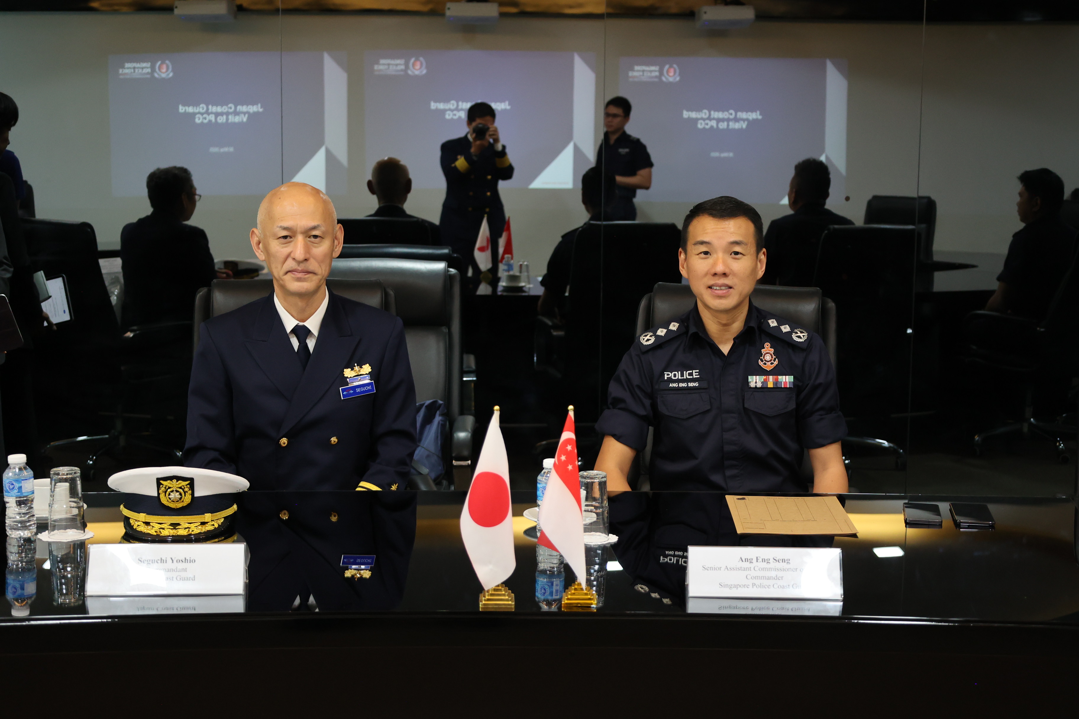 シンガポール警察沿岸警備隊との会談の様子